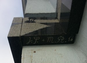 Prozradí Jan Šnéberger ve webovnici tajemství zašifrované v pamětní desce? :)