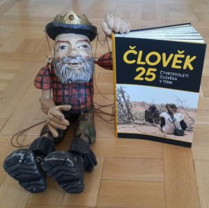 Zlatokop Henry představuje knihu Člověk 25/ čtvrtstoletí Člověka v tísni